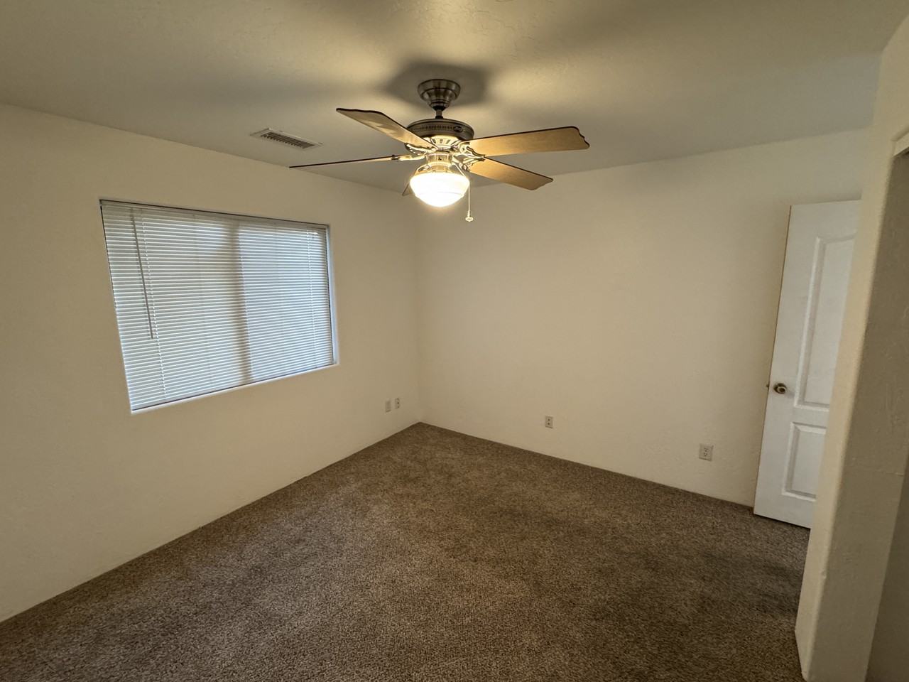 3865 East Valley Lane #1 - Photo 3 of 6