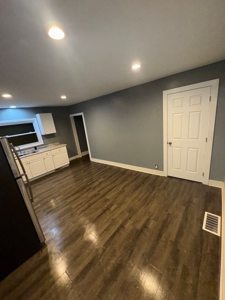 614 North Liberty Street - Photo 2 of 8