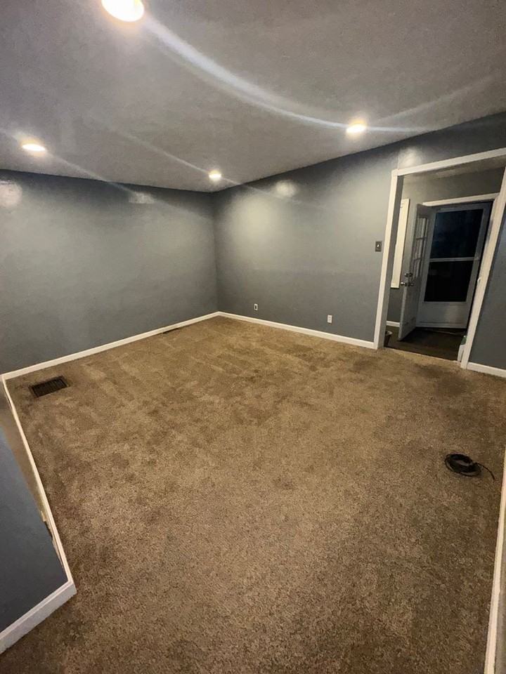 614 North Liberty Street - Photo 3 of 8