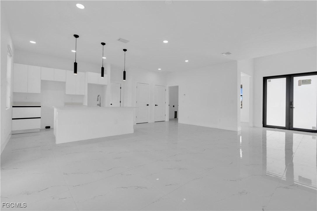 3202 32nd St W - Photo 6 of 19