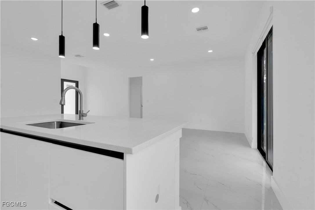 3211 32nd St W - Photo 5 of 18