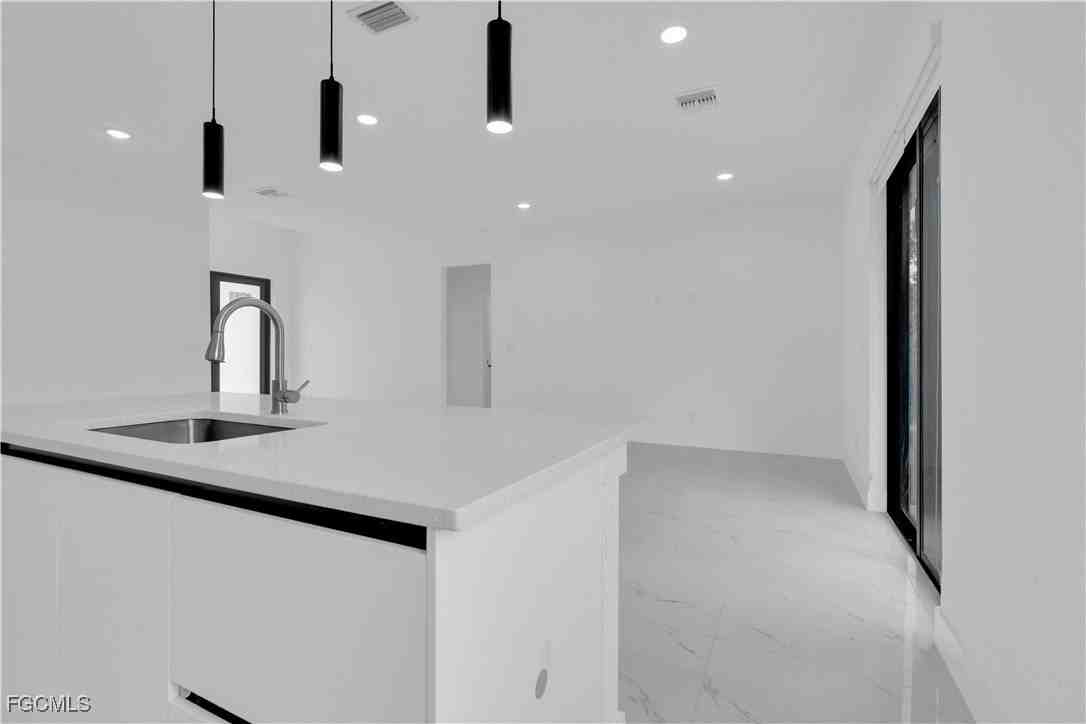 2711 51st St W - Photo 6 of 19