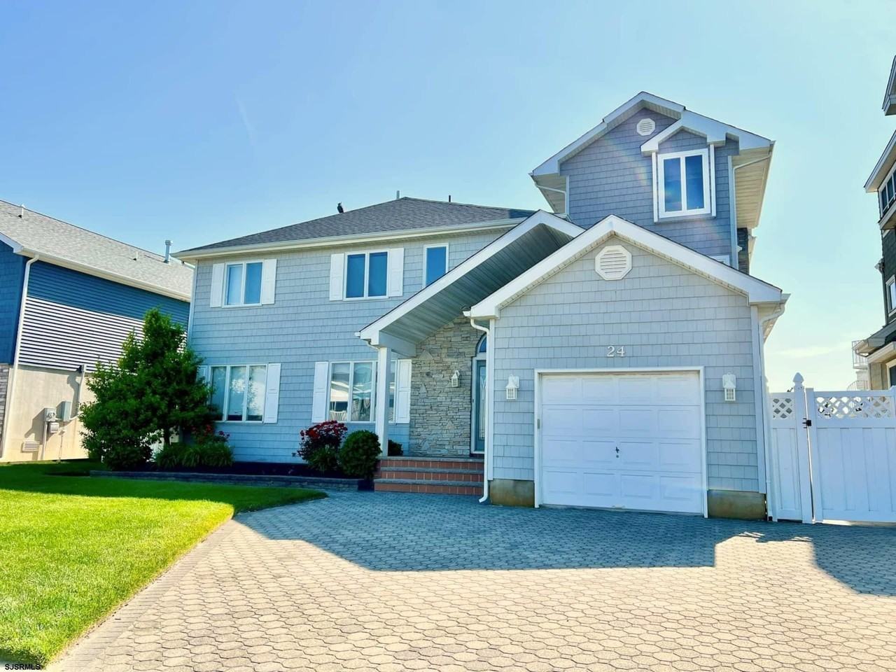 24 24 Ocean Dr W Dr - Photo 3 of 48