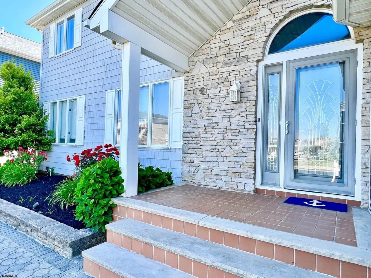 24 24 Ocean Dr W Dr - Photo 4 of 48