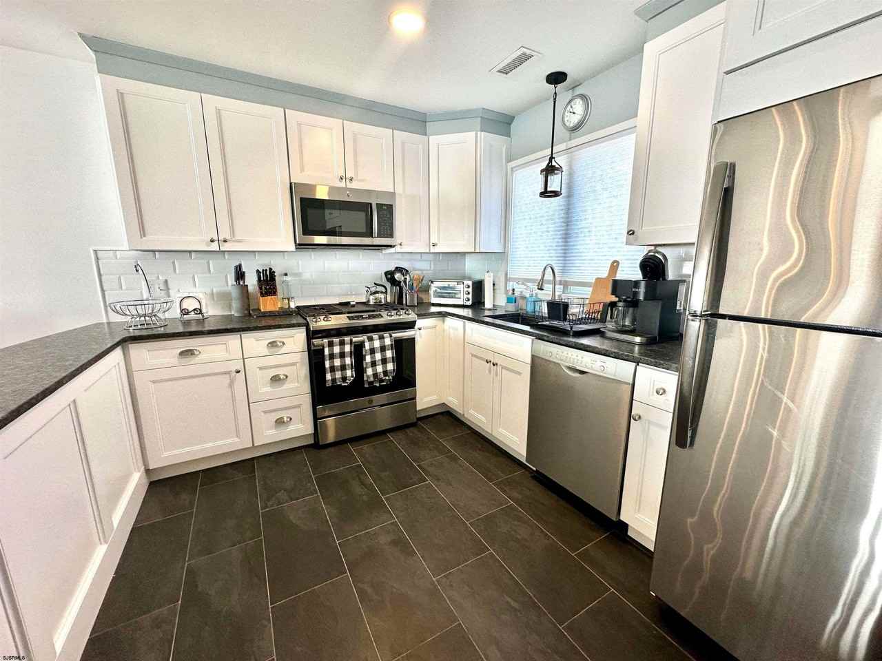 612 E Brigantine Ave #612 - Photo 6 of 29