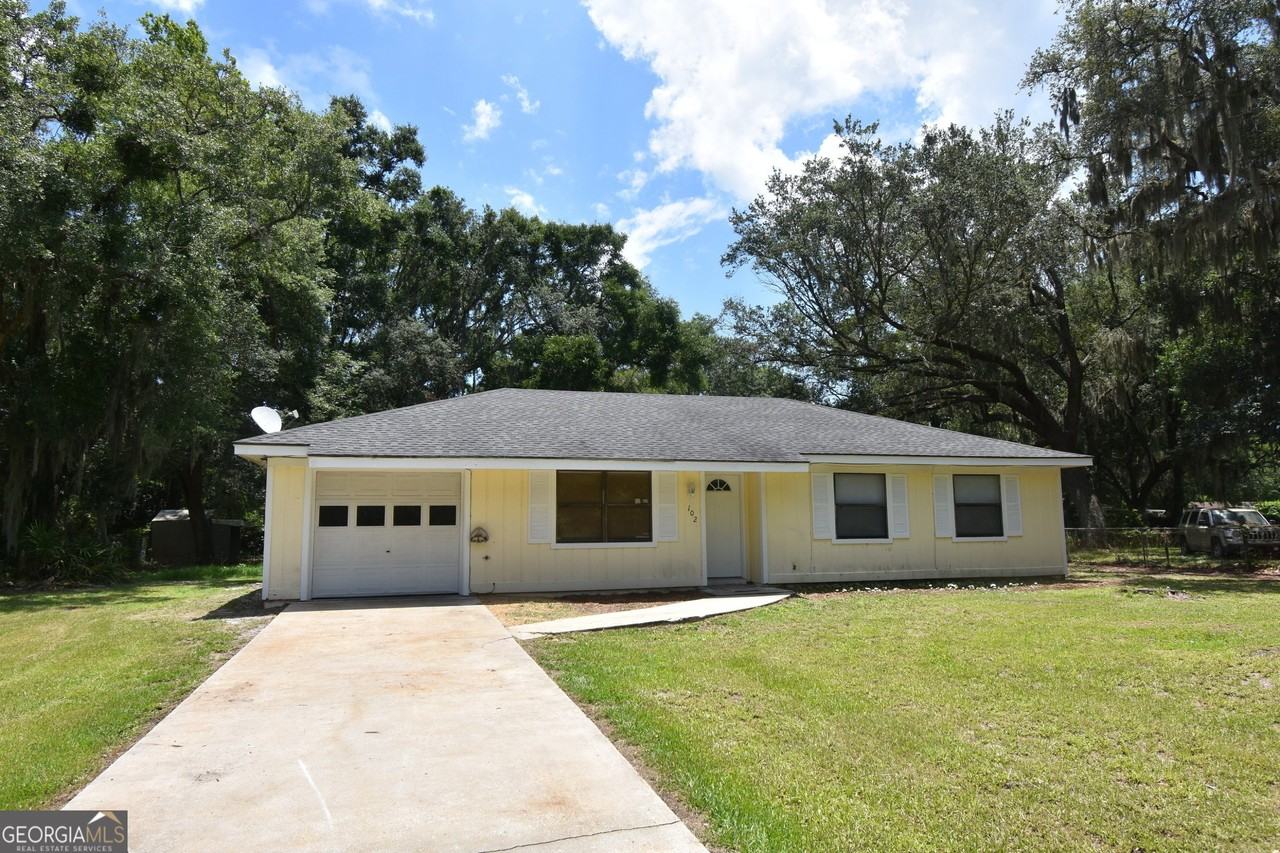 102 Yorktown Road - Photo 2 of 13