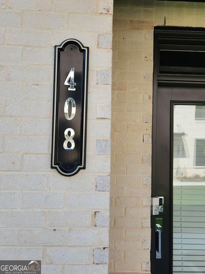 408 Nix Ln - Photo 2 of 34