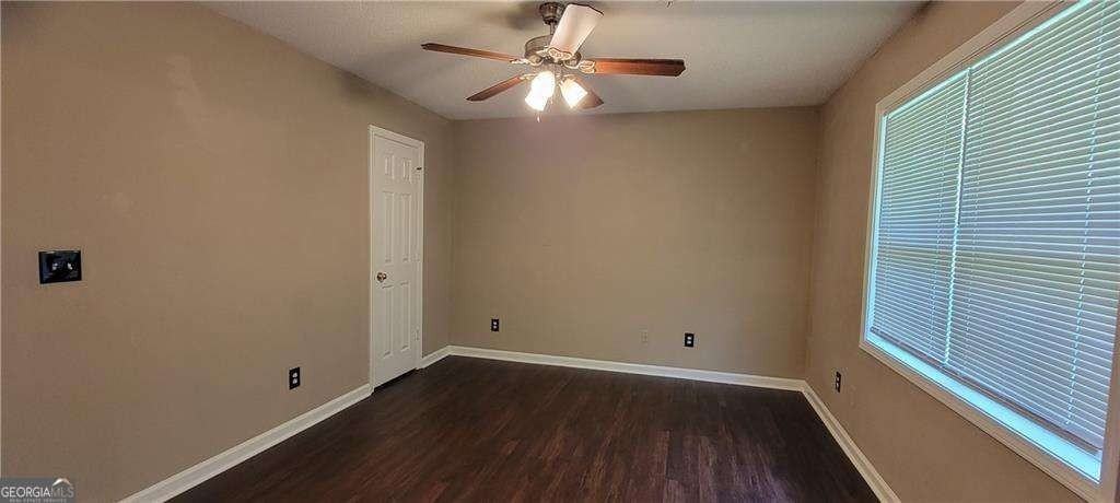 2325 Shady Grove Road #B - Photo 4 of 16