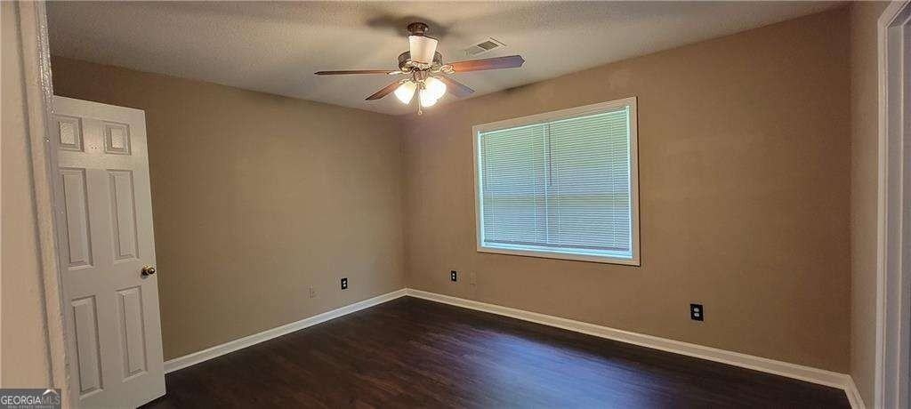 2325 Shady Grove Road #B - Photo 6 of 16