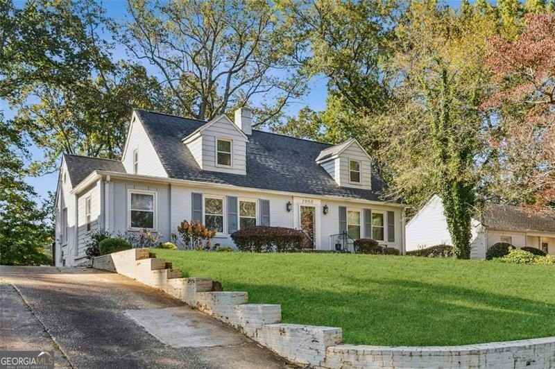 2050 Mercer Ave - Photo 2 of 29