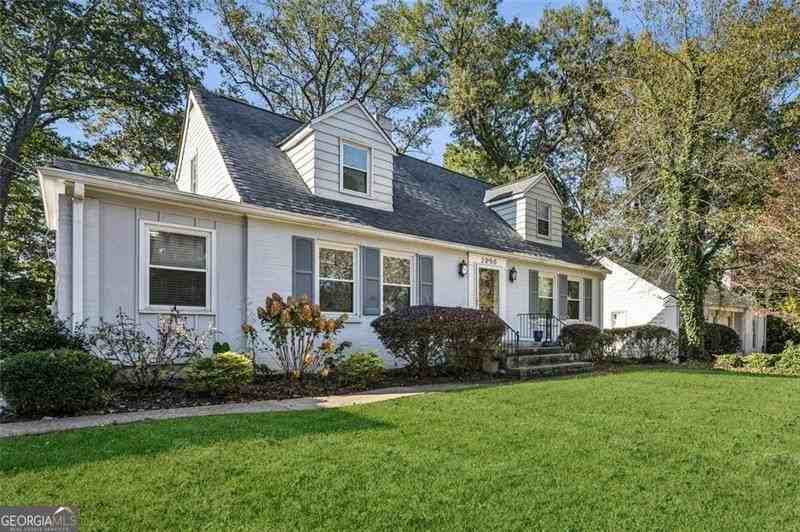 2050 Mercer Ave - Photo 3 of 29