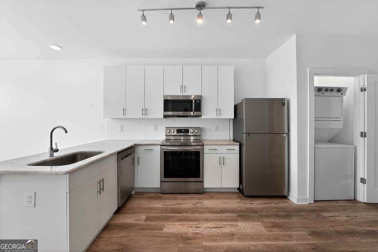 525 Parkway Dr Ne Apt 218 #218 - Photo 2 of 15