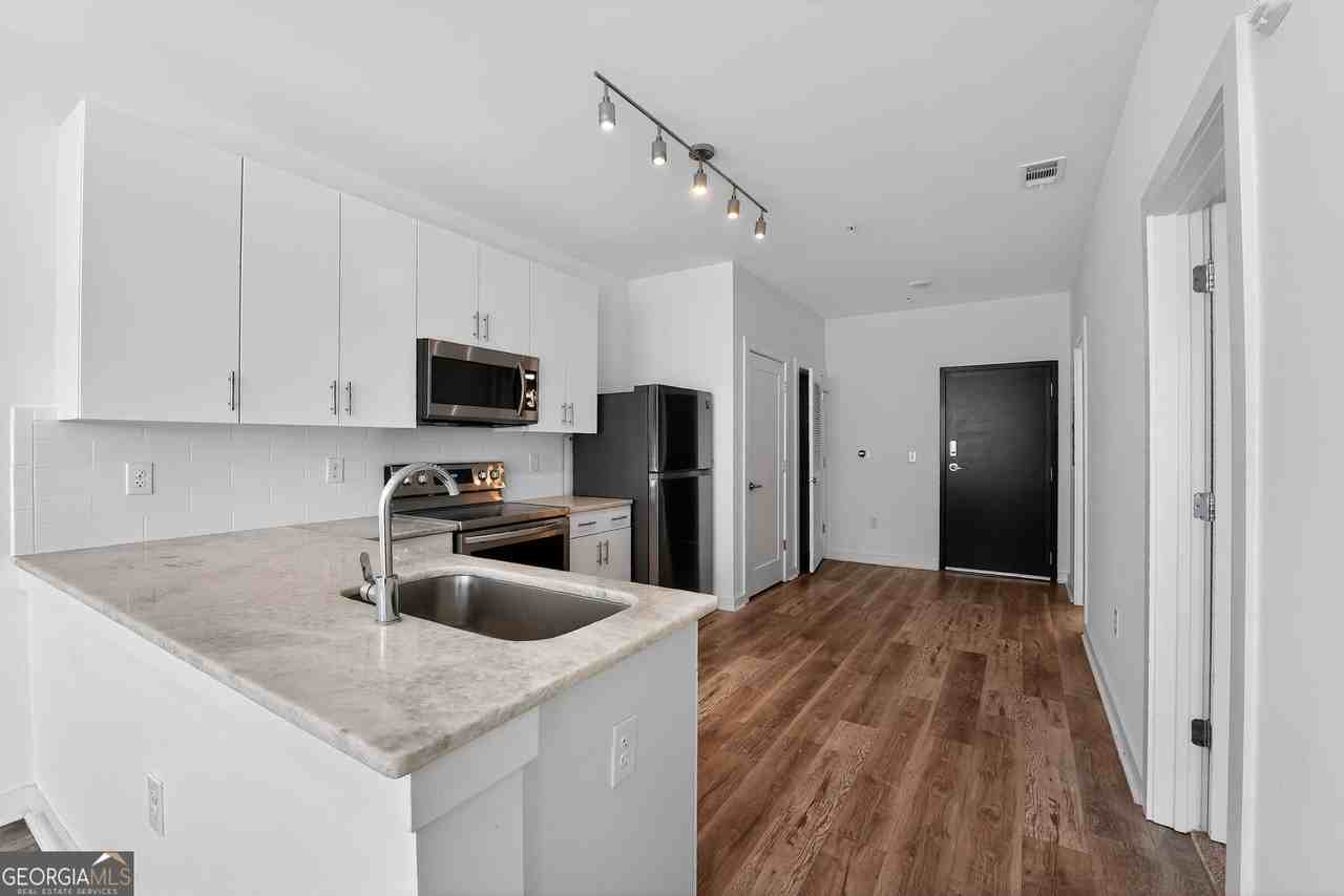 525 Parkway Dr Ne Apt 218 #218 - Photo 3 of 15