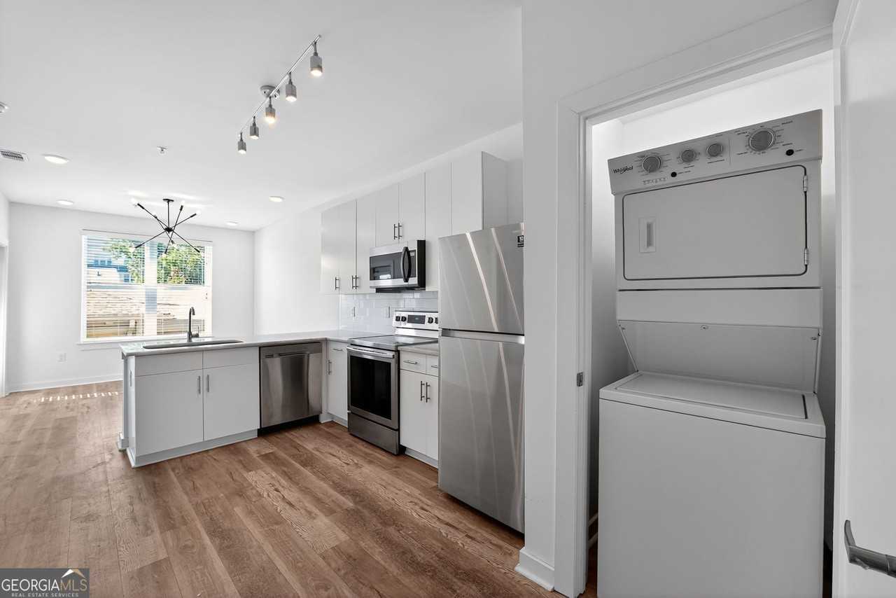 525 Parkway Dr Ne Apt 218 #218 - Photo 7 of 15