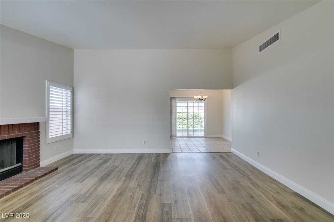 2424 Millcroft Dr - Photo 3 of 40