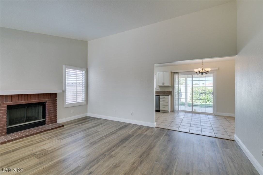 2424 Millcroft Dr - Photo 4 of 40