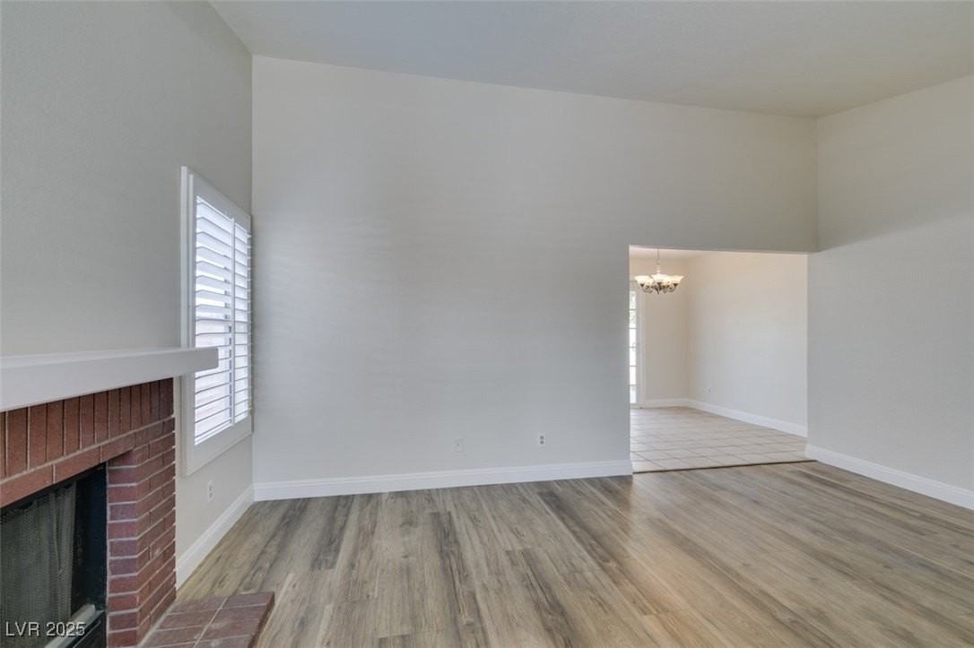 2424 Millcroft Dr - Photo 6 of 40