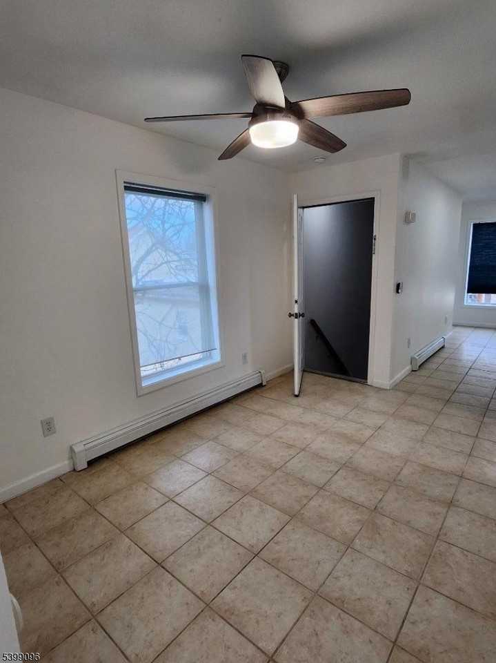 83 Wayne Ave - Photo 3 of 13