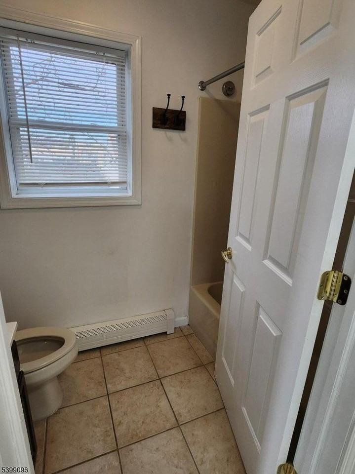 83 Wayne Ave - Photo 4 of 13