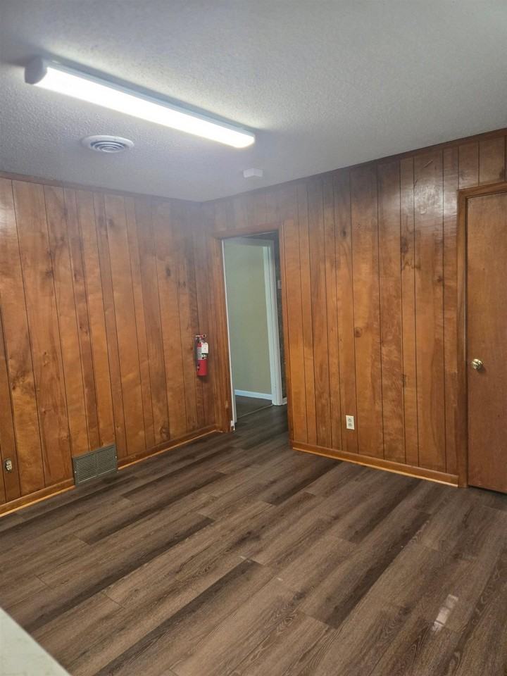 6855 Raleigh Lagrange Rd - Photo 6 of 13