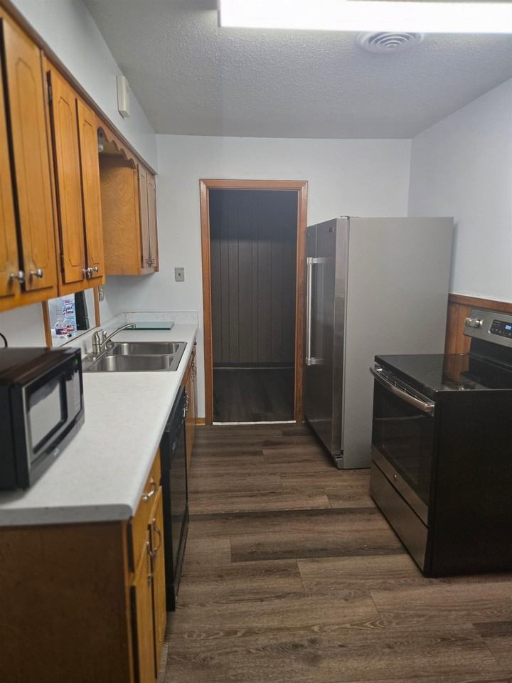 6855 Raleigh Lagrange Rd - Photo 7 of 13