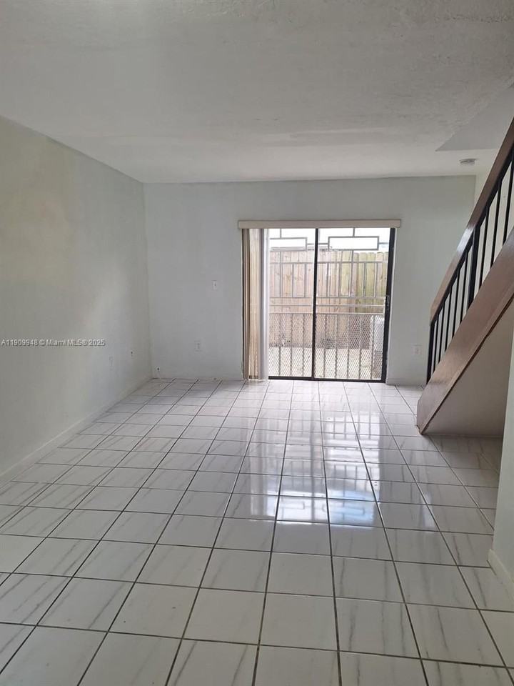 11781 Sw 18th St #4 - Photo 3 of 20