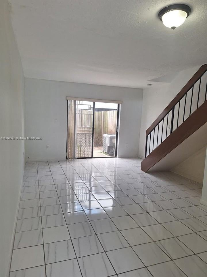 11781 Sw 18th St #4 - Photo 5 of 20