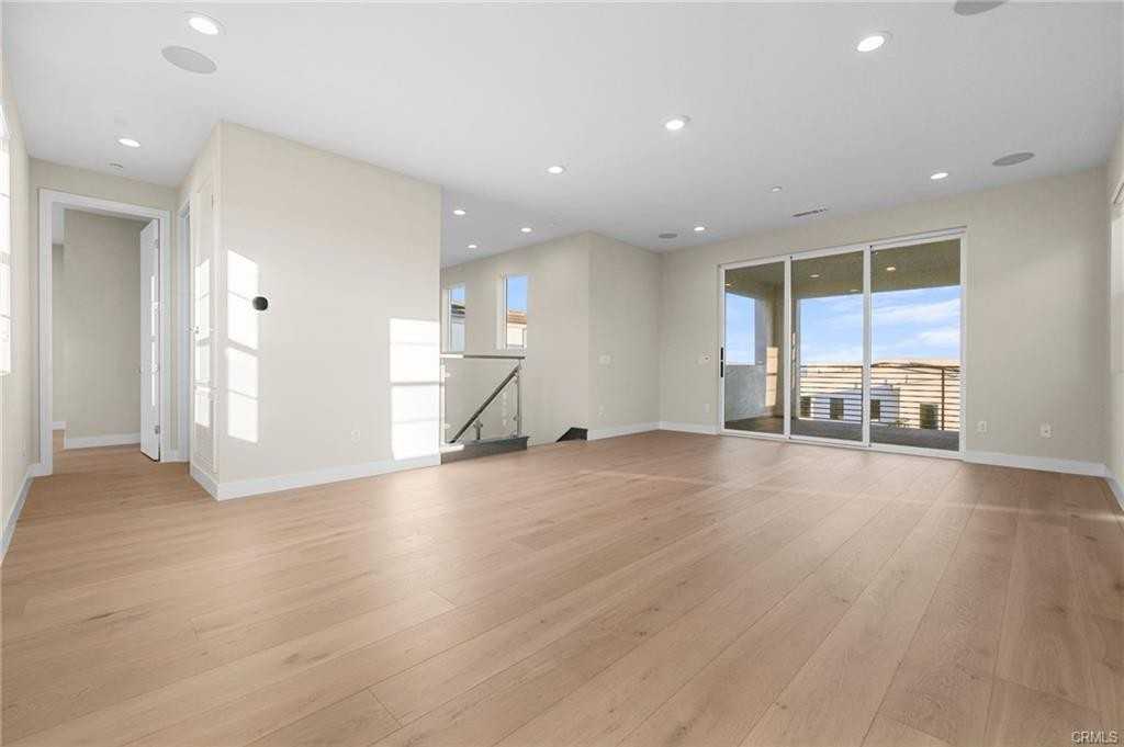1155 Poppy Ct - Photo 3 of 8