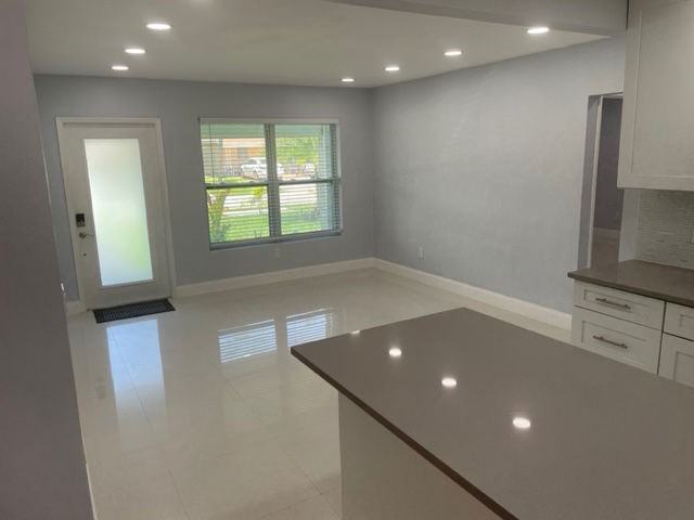 40 Ne 48th Ct - Photo 7 of 8