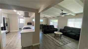 featured image of 1231 North Acacia Avenue