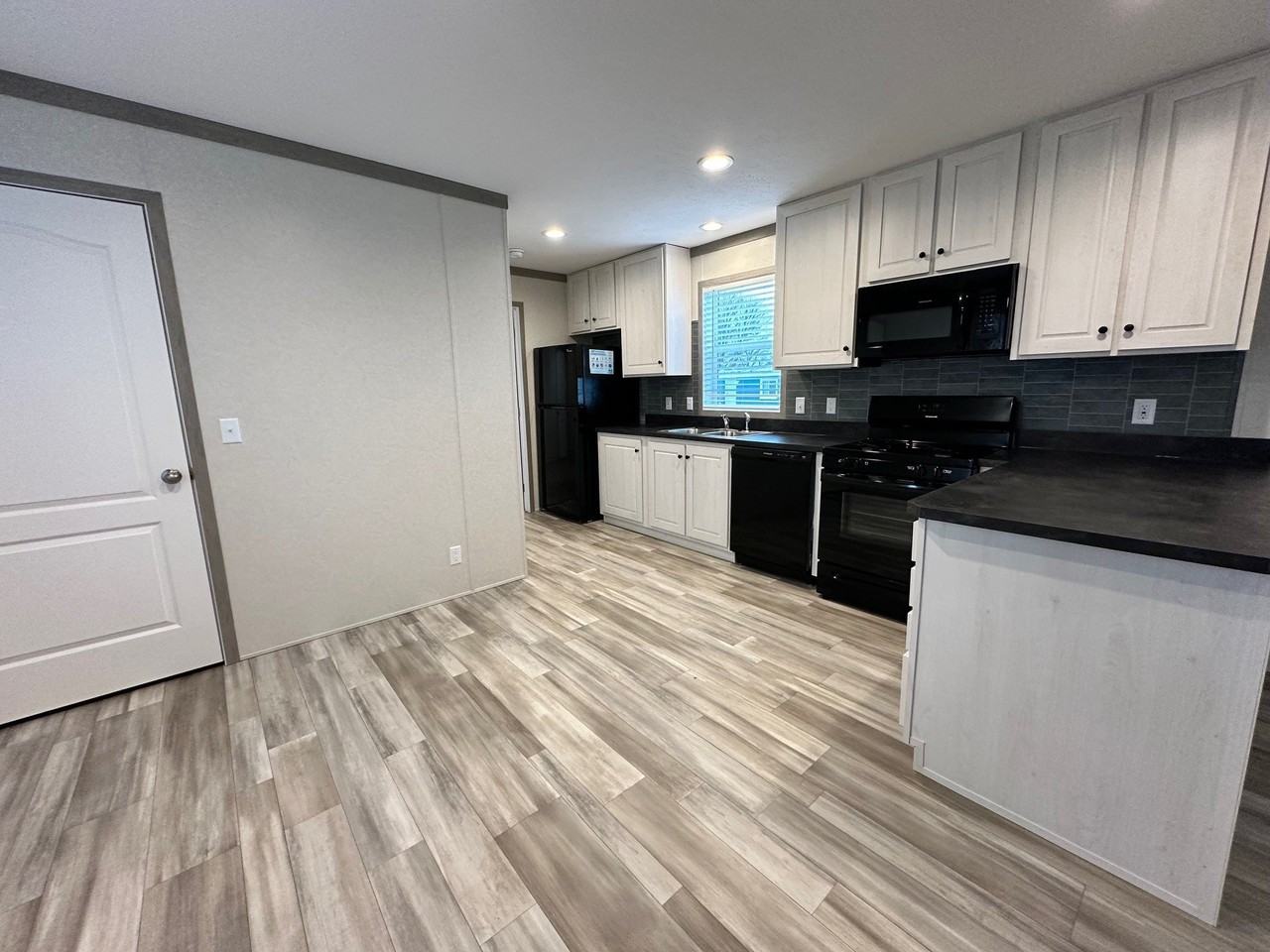 855 West Jefferson Street #116