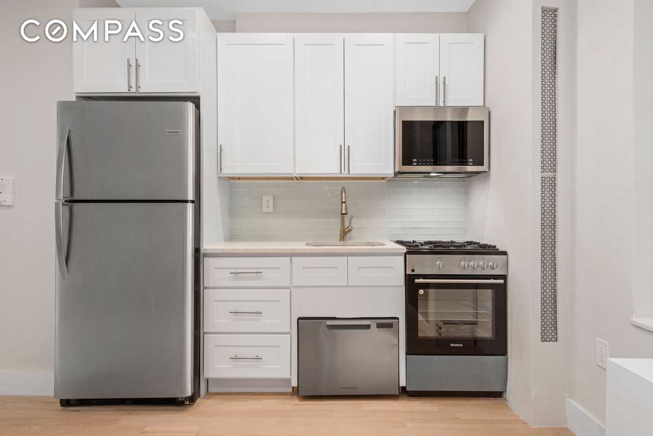 750 Riverside Dr #3B - Photo 2 of 5