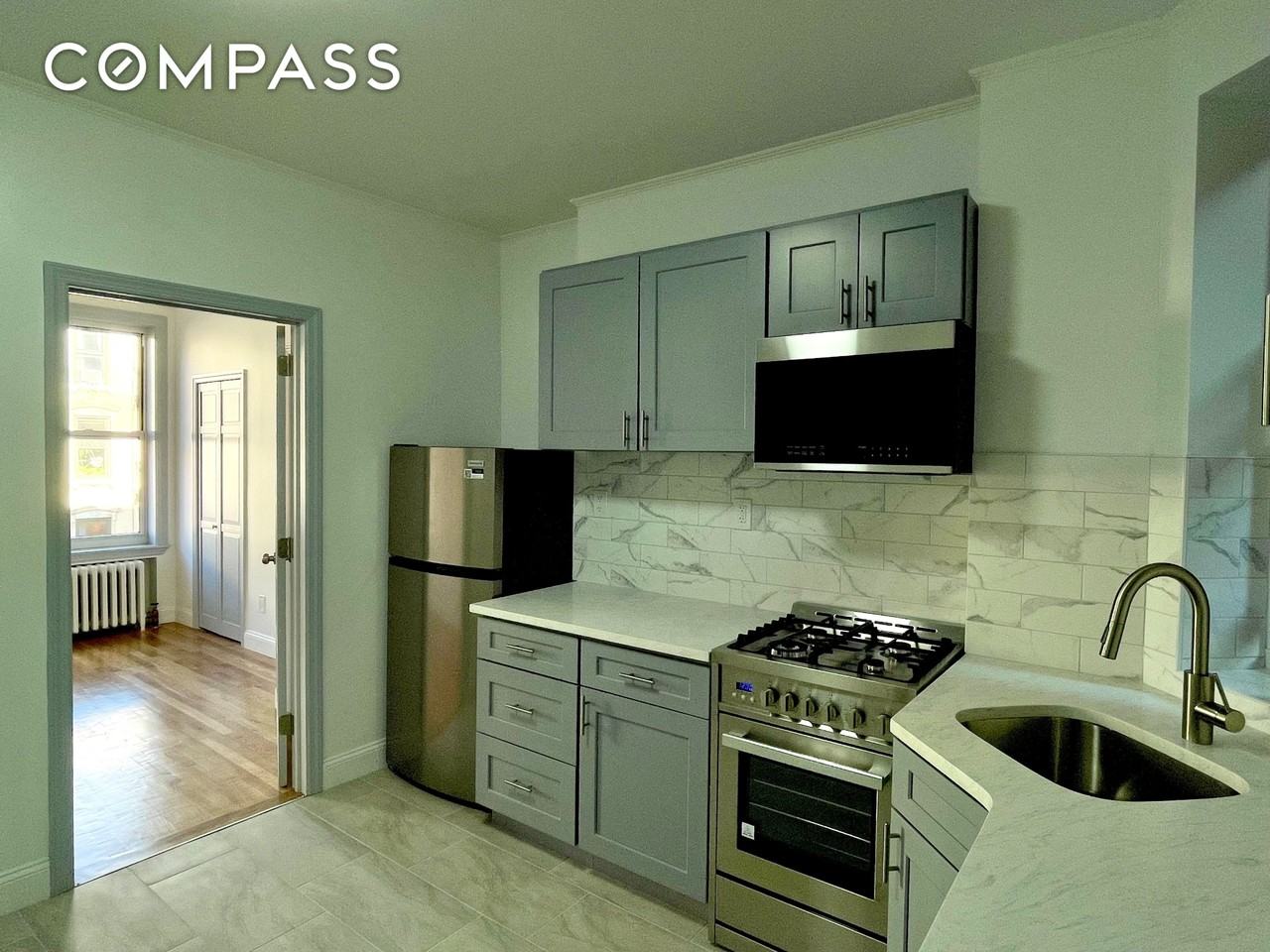 98 Saint Marks Pl #4B - Photo 4 of 8