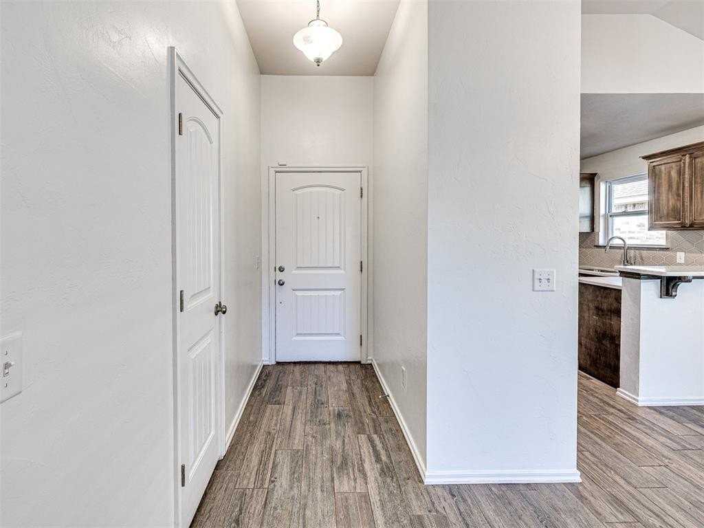 3012 Nw 184th Ter - Photo 4 of 31