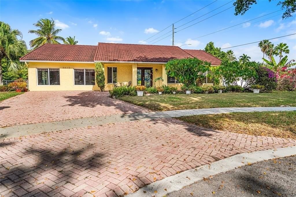 8619 Southwest 51st Street