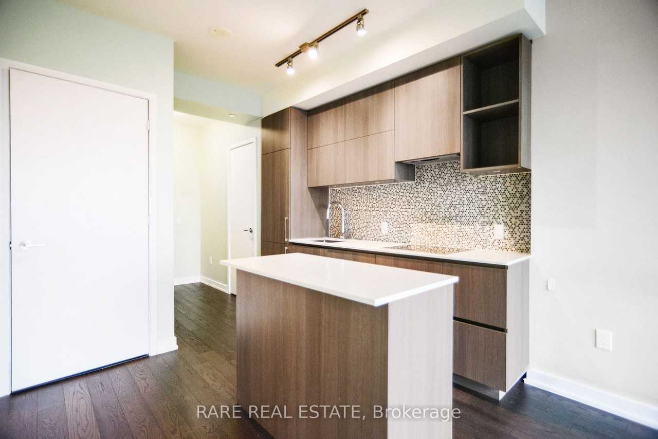 1 Yorkville Avenue #4009 - Photo 3 of 18