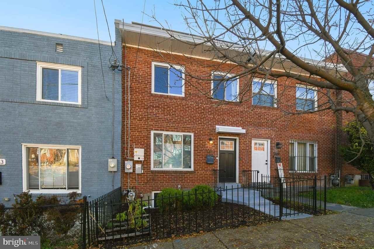 1371 Adams Street Northeast - Photo 3 of 34