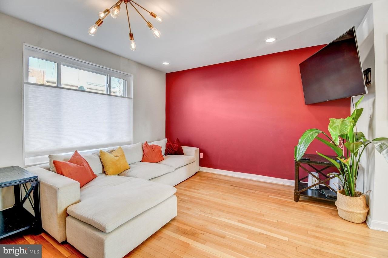 1371 Adams Street Northeast - Photo 5 of 34