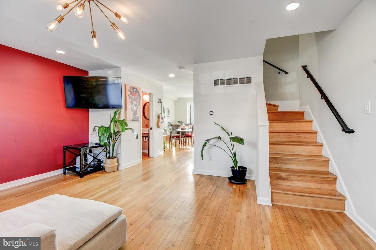 1371 Adams Street Northeast - Photo 6 of 34