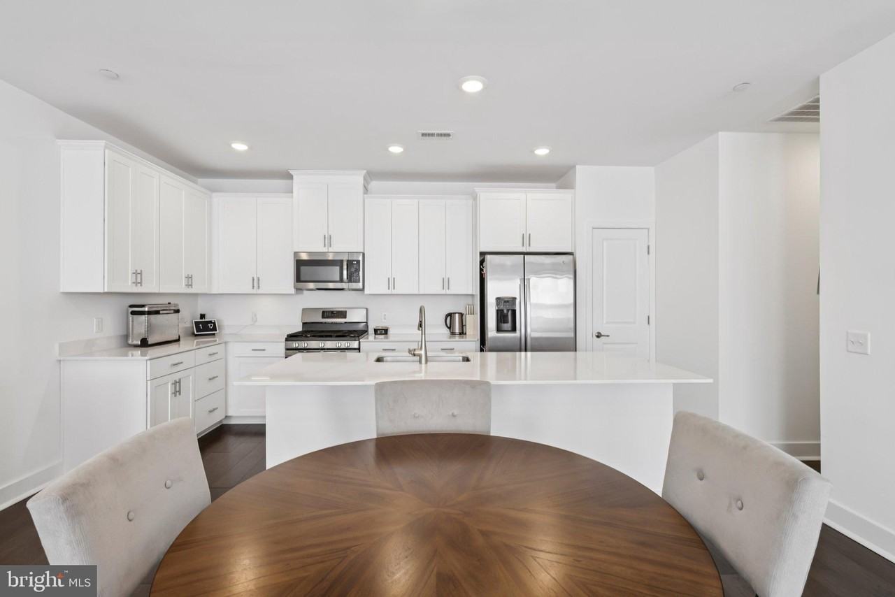 259 Aaron Truehart Way - Photo 4 of 46