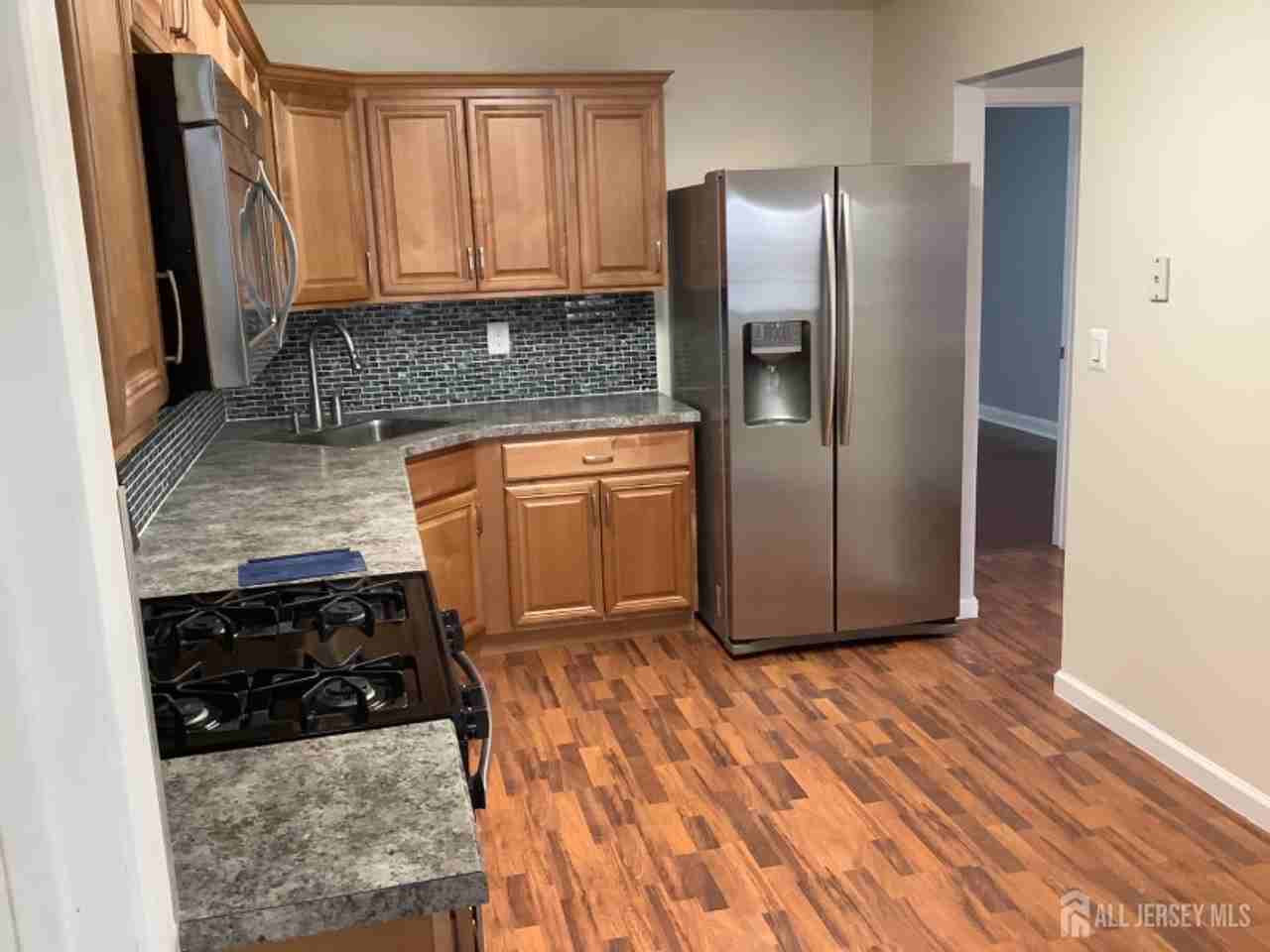 404 Plymouth Road - Photo 4 of 19