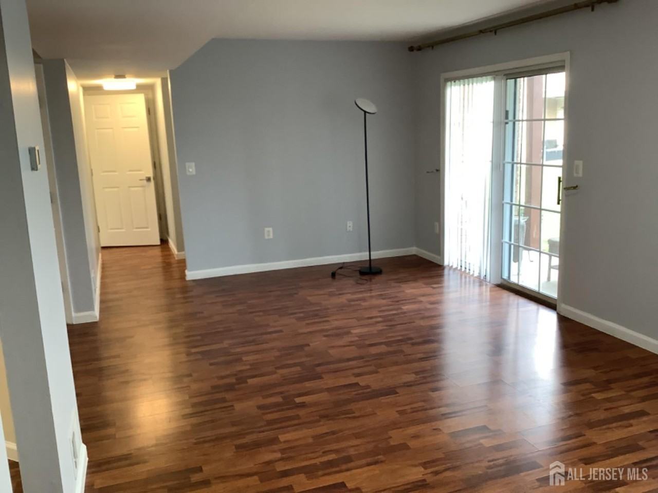 404 Plymouth Road - Photo 7 of 19