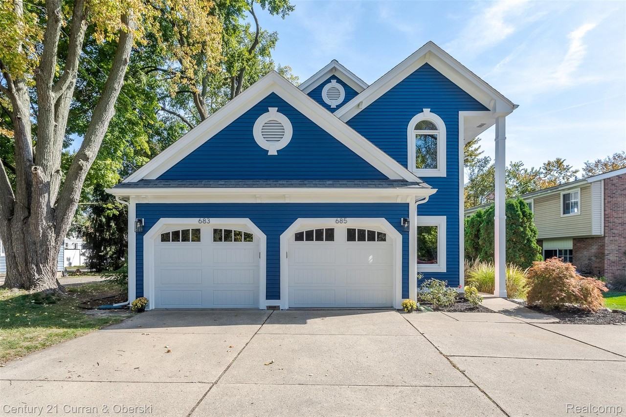 685 Deer Street - Photo 2 of 36