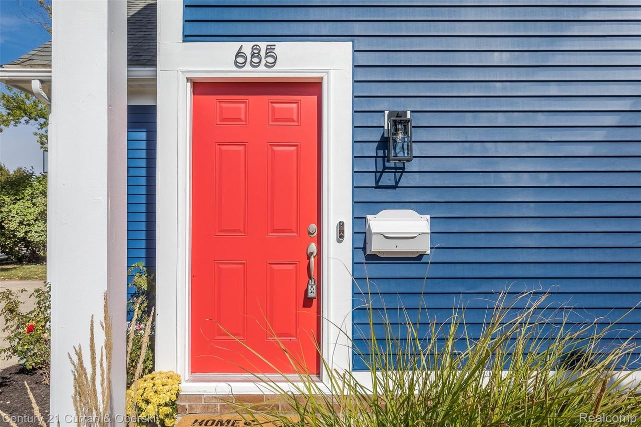 685 Deer Street - Photo 5 of 36