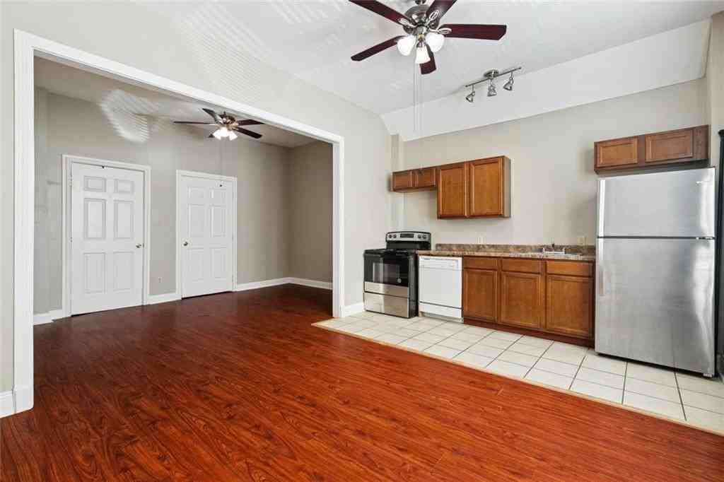 301 North Rendon Street - Photo 5 of 10