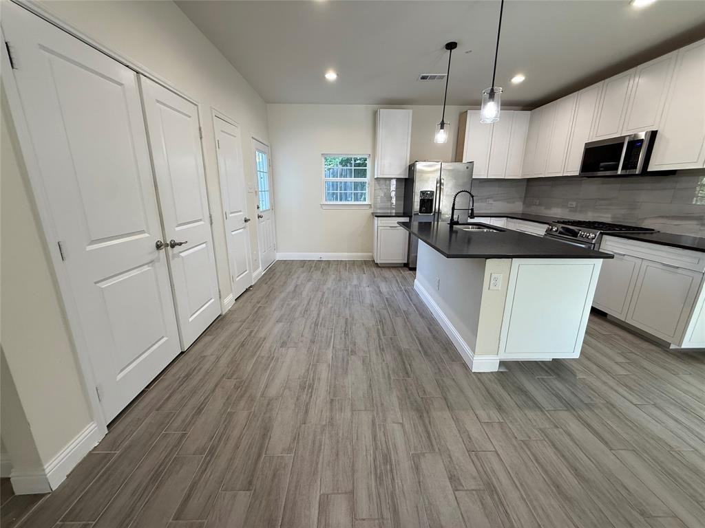 2603 Pine Street - Photo 3 of 15