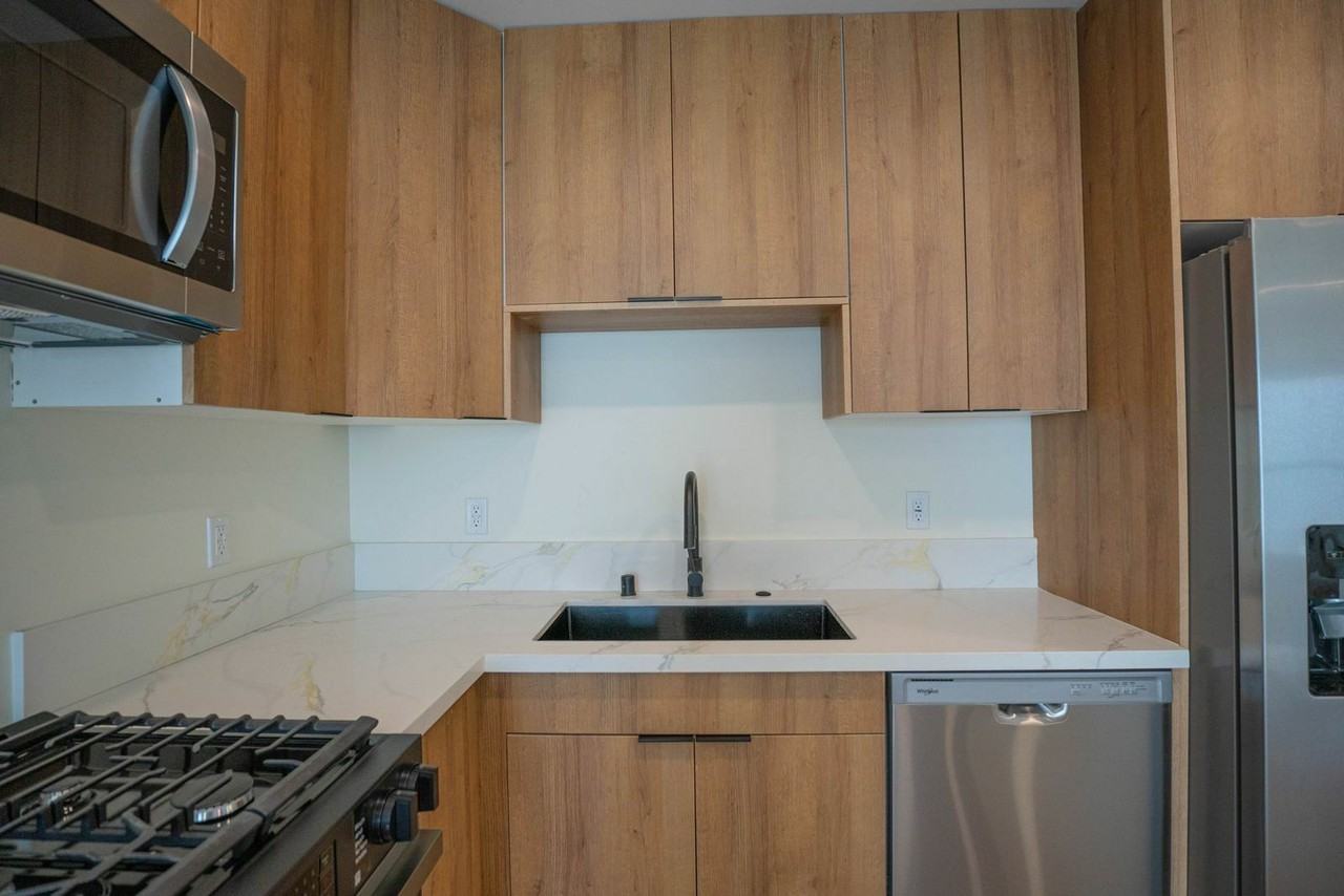 1038 S Westmoreland Ave #1 - Photo 4 of 23