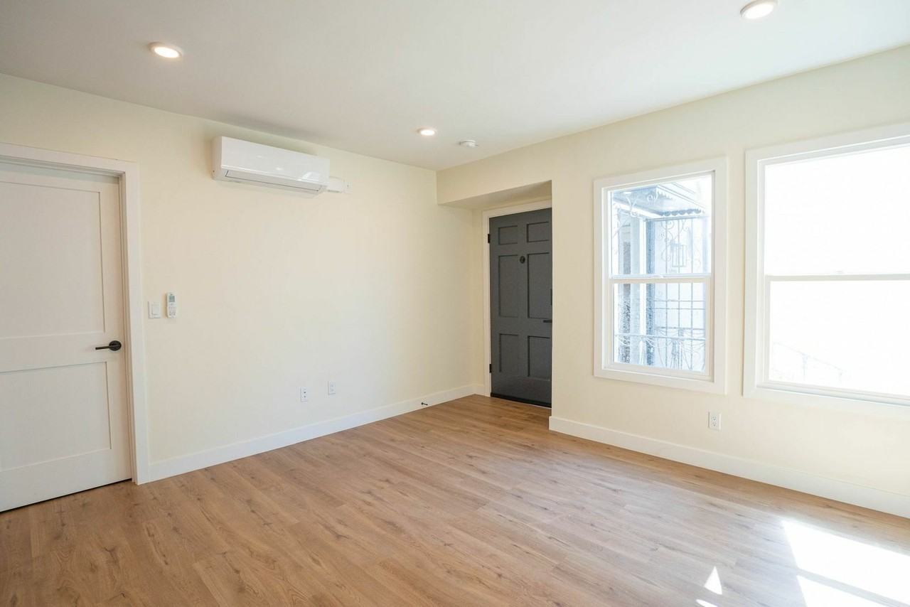 1038 S Westmoreland Ave #1 - Photo 6 of 23