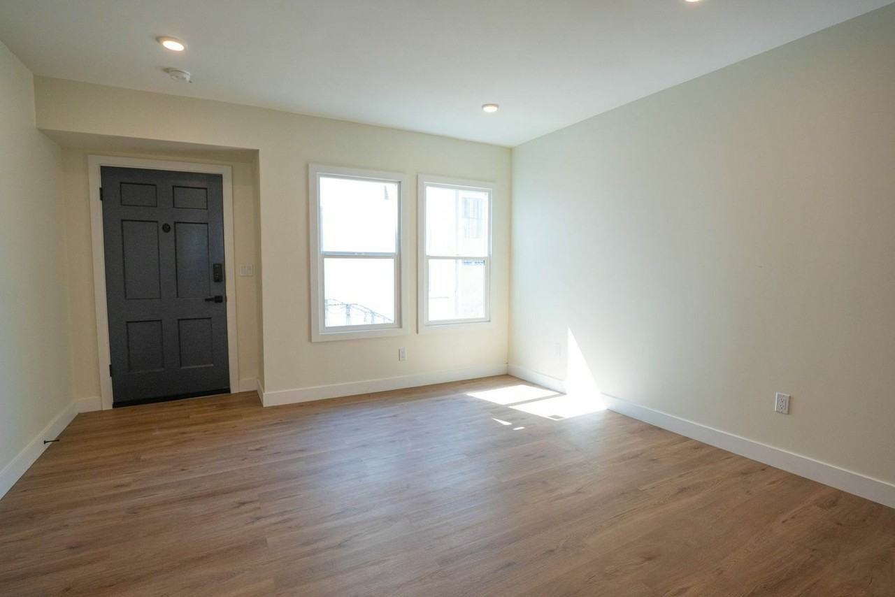 1038 S Westmoreland Ave #1 - Photo 7 of 23