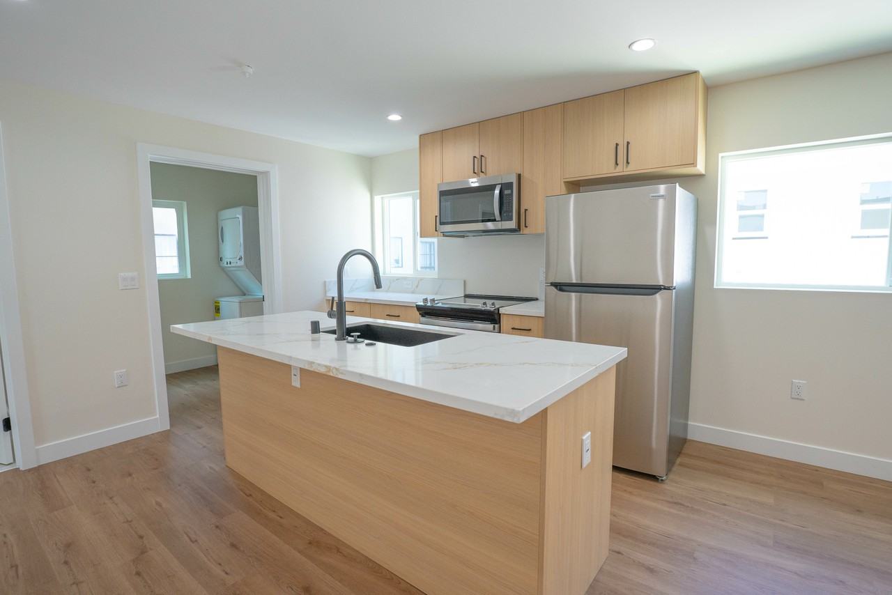 1034 S Westmoreland Ave #1-4 - Photo 4 of 19